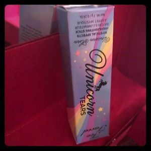 TOO FACED UNICORN TEARS HIGHLIGHTING STICK!